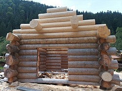 Sauna wood thickness 40-45cm.